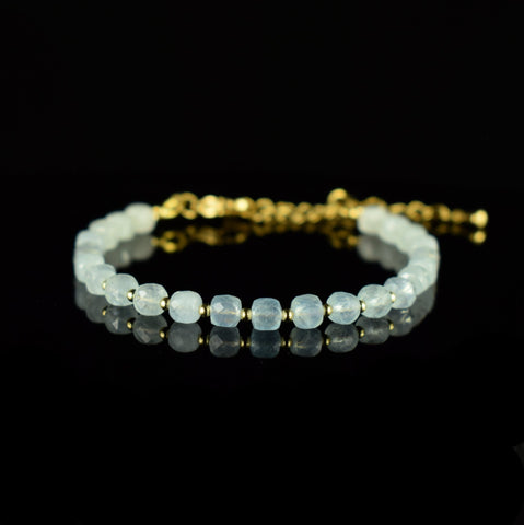 Bracelet Aigue-Marine perles 4mm carrées facettées AAA