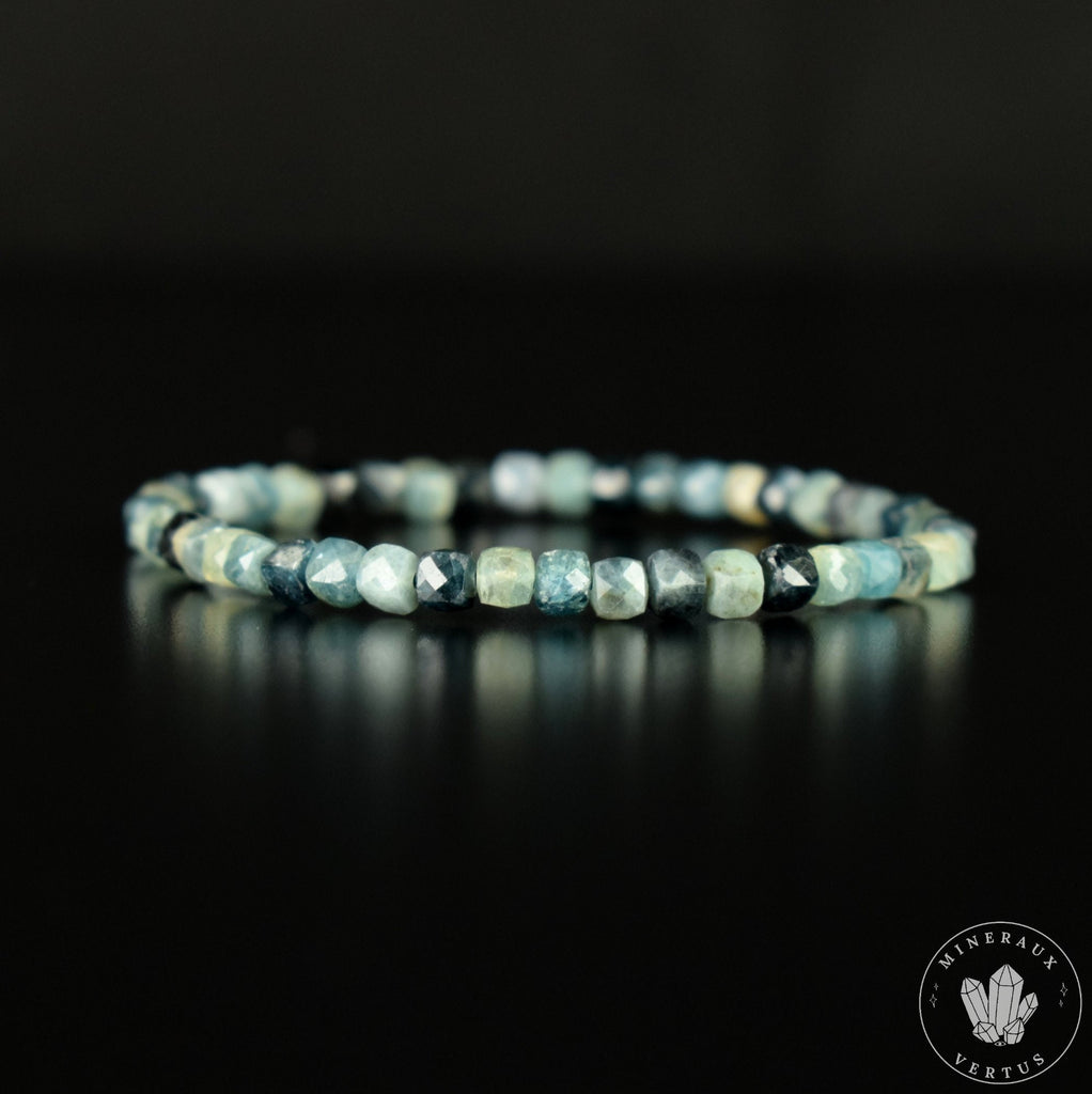 Bracelet Tourmaline Bleue Indigolite perles carrées facettées 4mm mix de couleurs