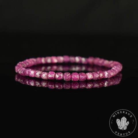 bracelet rubis perles 4mm carrées fecettées