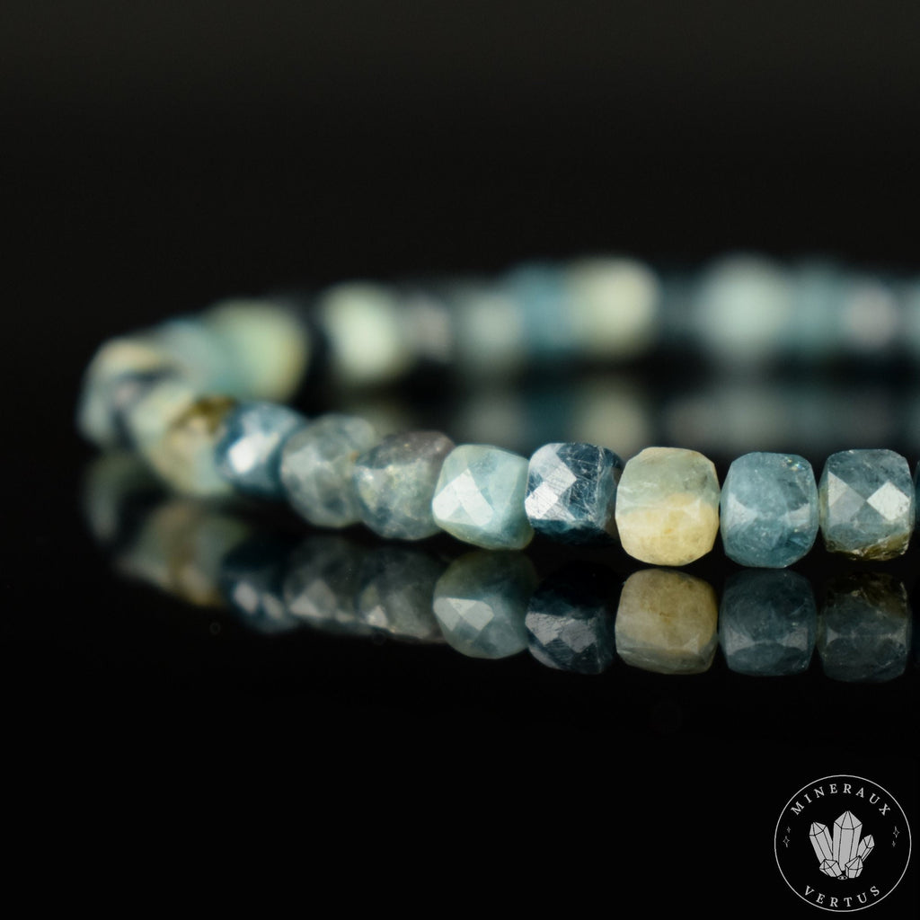 Bracelet Tourmaline Bleue Indigolite perles carrées facettées 4mm mix de couleurs