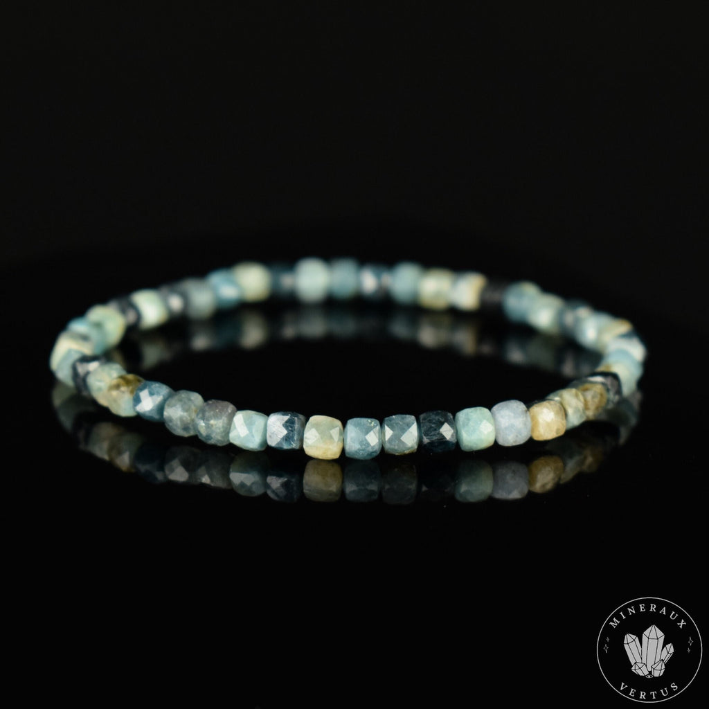 bracelet tourmaline bleue perles 4mm cubes facettées