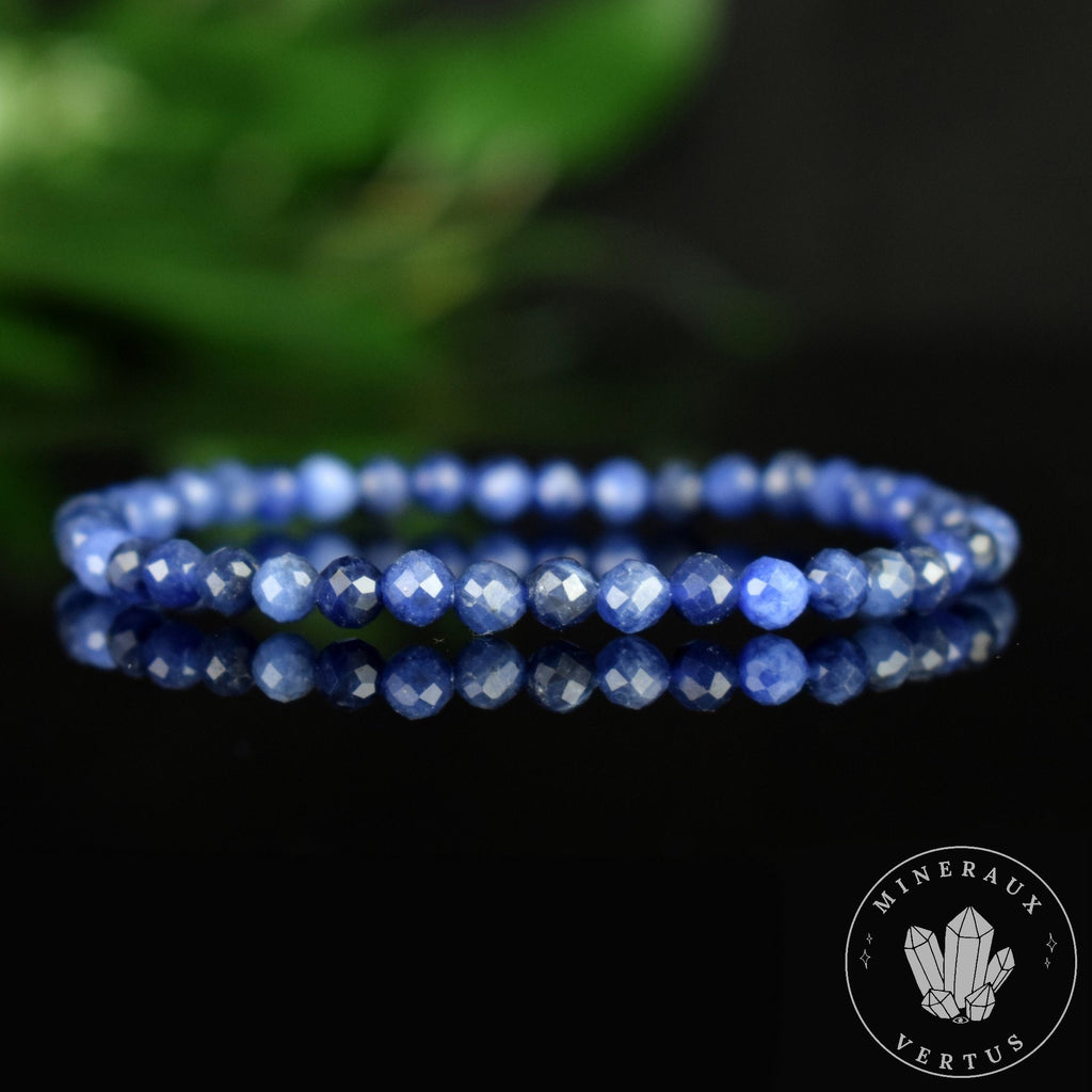 Bracelet Sodalite Naturelle Facettée 4mm – Bracelet Bleu Élégant – Pierre Fine Véritable – Bijou Minimaliste Bohème - Méditation - Paix