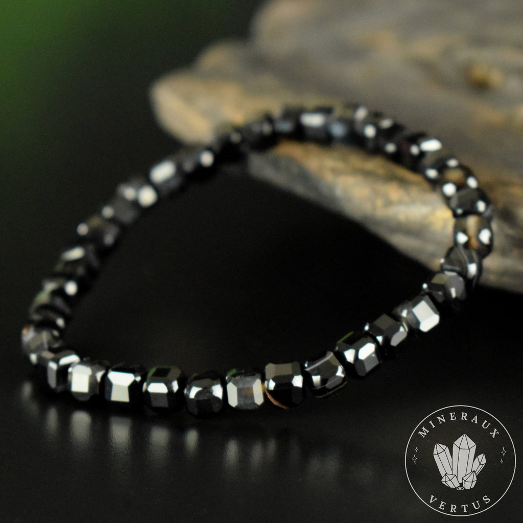 Bracelet Onyx Agate Noire perles 5mm carrées facettées régulières - Calme - Apaisement - Ancrage