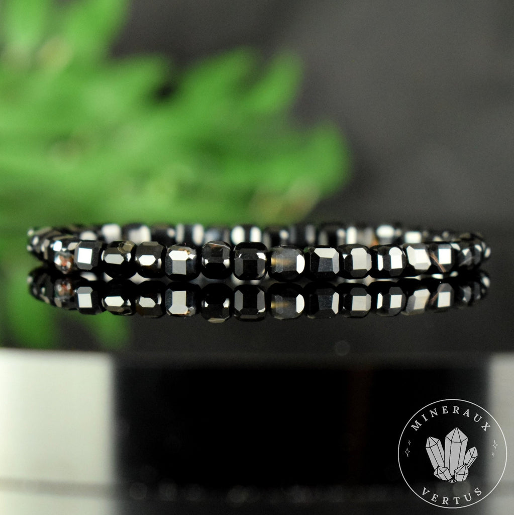 Bracelet Onyx Agate Noire perles 5mm carrées facettées régulières - Calme - Apaisement - Ancrage