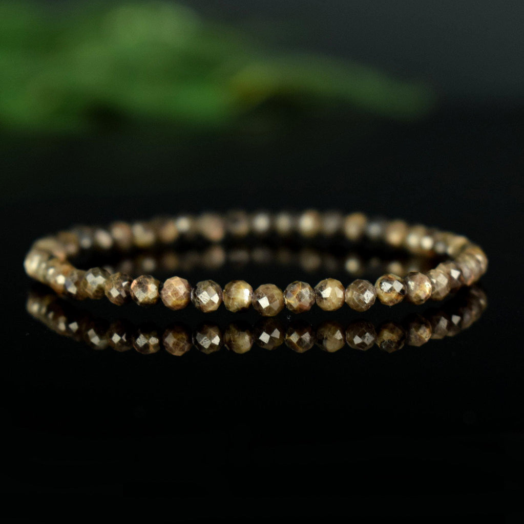Bracelet Saphir Chocolat Etoilé doré 4mm perles rondes facettées AA - Richesse - Pouvoir - Santé