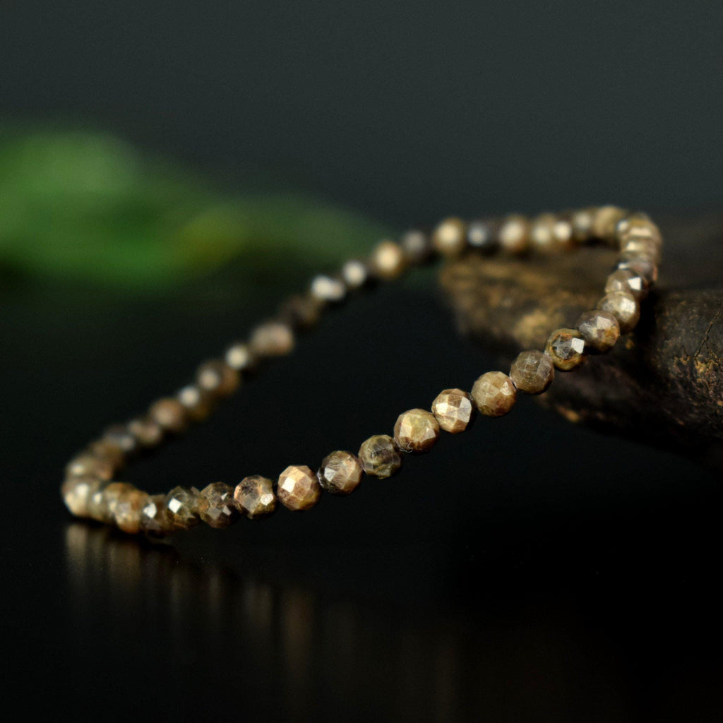 Bracelet Saphir Chocolat Etoilé doré 4mm perles rondes facettées AA - Richesse - Pouvoir - Santé