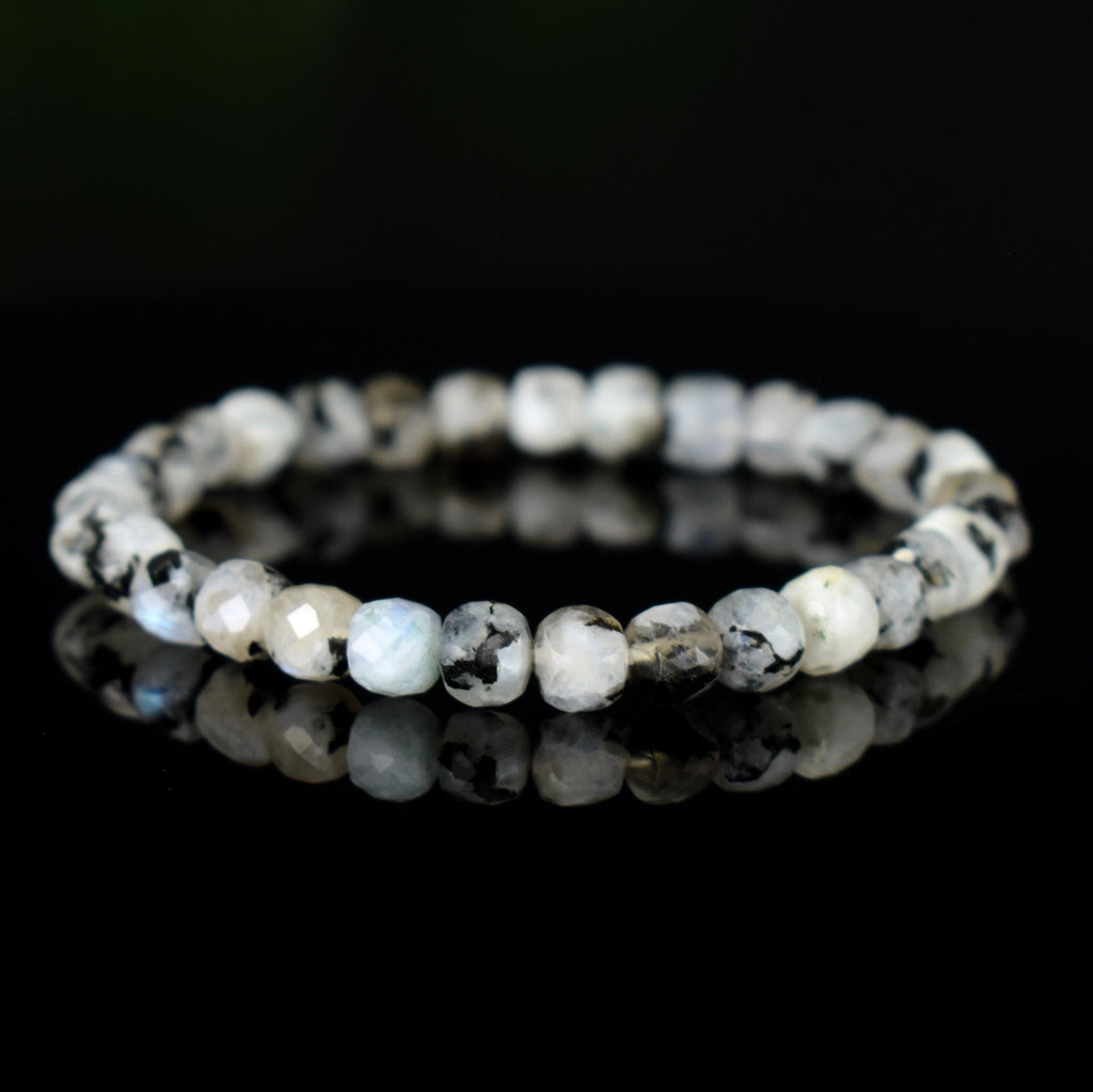Bracelet Pierre de Lune Péristérite avec Tourmaline noire 6mm, perles carrées facettées qualité simple