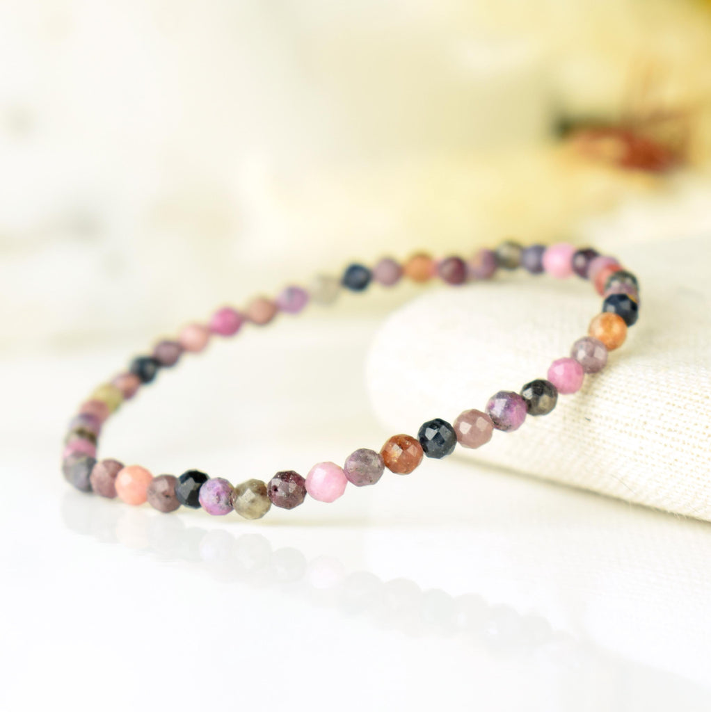Bracelet Saphir Multicolore 4mm perles rondes facettées naturelles - Pensée positive - Entretien - Stabilité