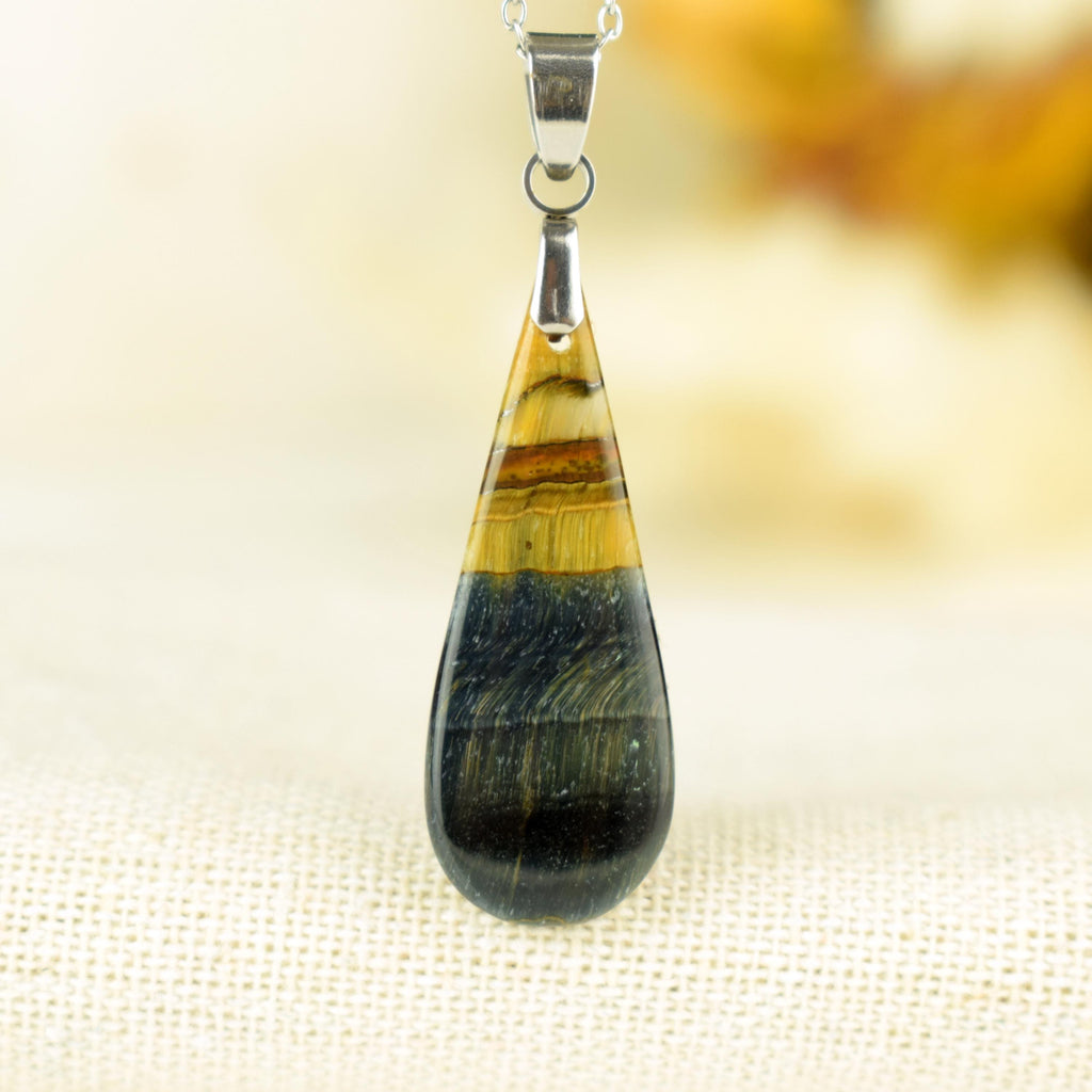 Pendentif Oeil de Faucon 10carats - 31mm x 11mm cabochon unique en pierre naturelle #691