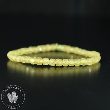 Bracelet Apatite Jaune AA perles carrées facettées 4.5mm