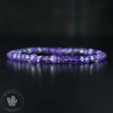 Bracelet Améthyste AAA perles cubiques facettées 4.5mm