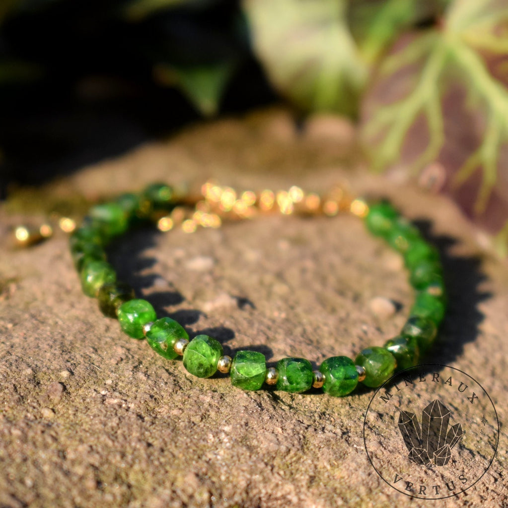 Bracelet Chrome Diopside de Russie AAA cubes à facettes 4mm chaine Or - Révélation - Croissance - Renouvellement