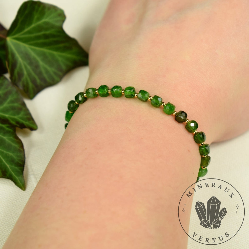 Bracelet Chrome Diopside de Russie AAA cubes à facettes 4mm chaine Or - Révélation - Croissance - Renouvellement