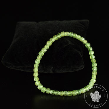 Bracelet Apatite Verte perles carrées facettées 4.5mm grade AAA