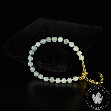 Bracelet Aigue-Marine perles 4mm carrées facettées AAA