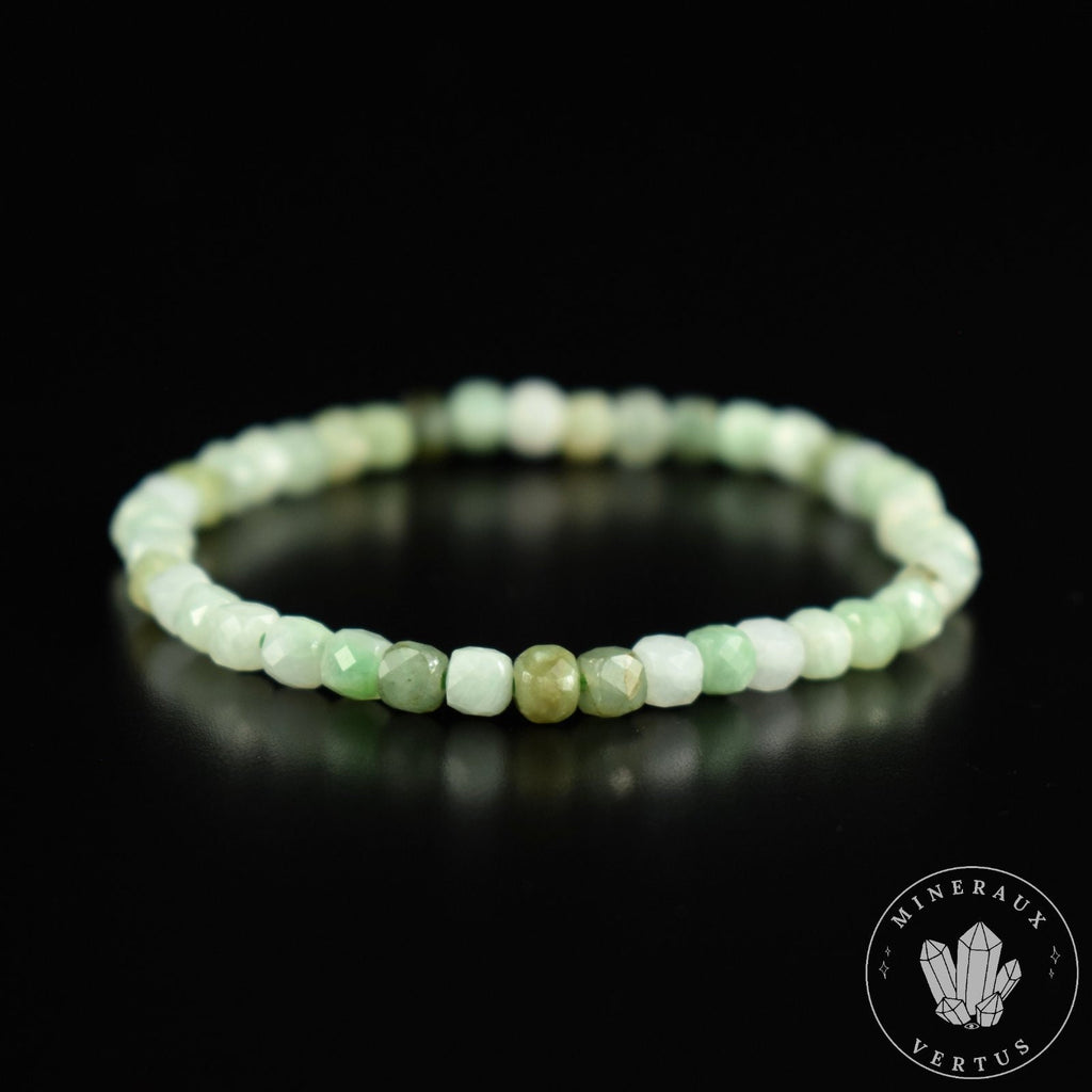 Bracelet Jade de Birmanie perles cubes à facettes 4.5mm AA - Stabilité - Instinct - Longévité