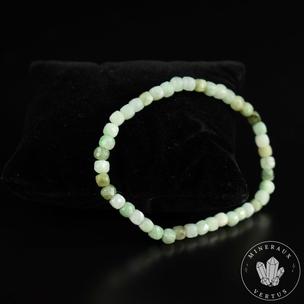Bracelet Jade de Birmanie perles cubes à facettes 4.5mm AA - Stabilité - Instinct - Longévité
