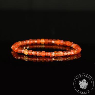 Bracelet Cornaline perles 4mm cubiques facettes - vertus de Confiance - Réchauffement - Energie