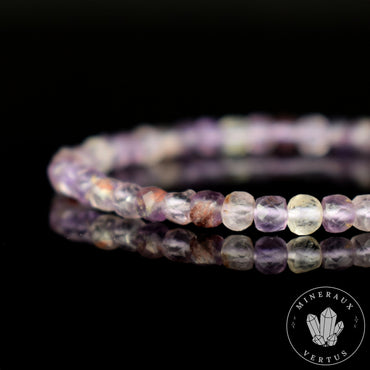 Bracelet Cacoxénite perles 4mm carrées facettées grade AAA